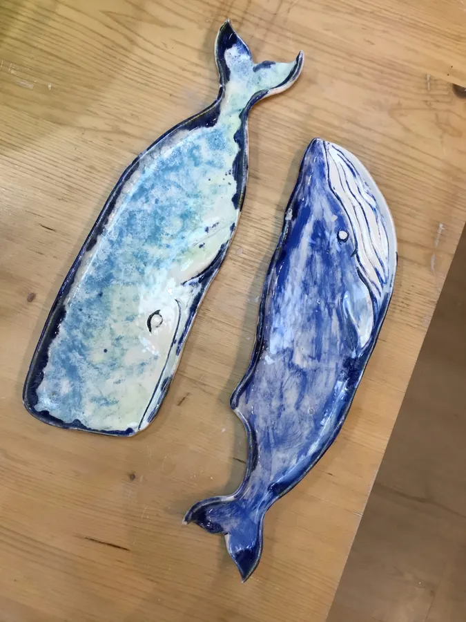 Блюда в форме китов